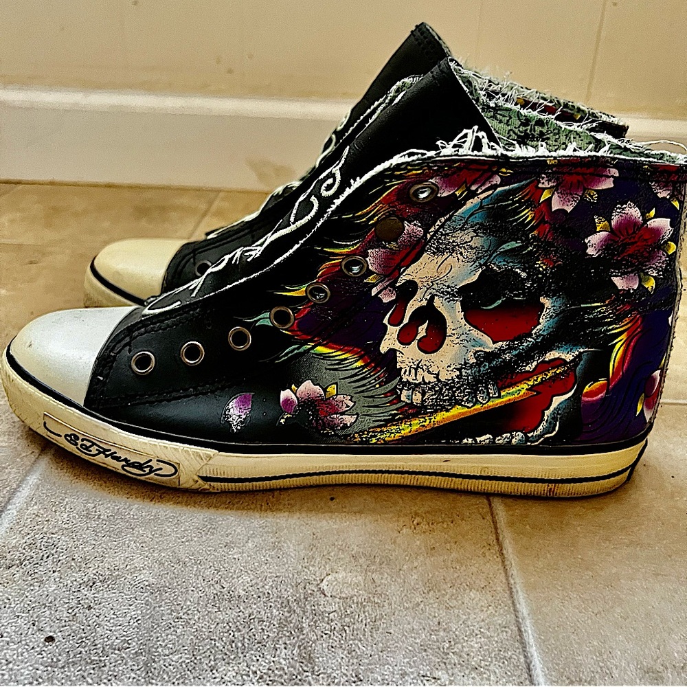 Vintage Ed Hardy Rare Black Pink Graphic Skull Men High Top Sneakers Size 10